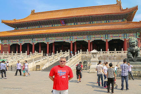 Императорский дворец Гугун - Зимняя резиденция императоров династии Мин и Цин - расположен в центре современного Пекина, не зря носит название "Запретный город"