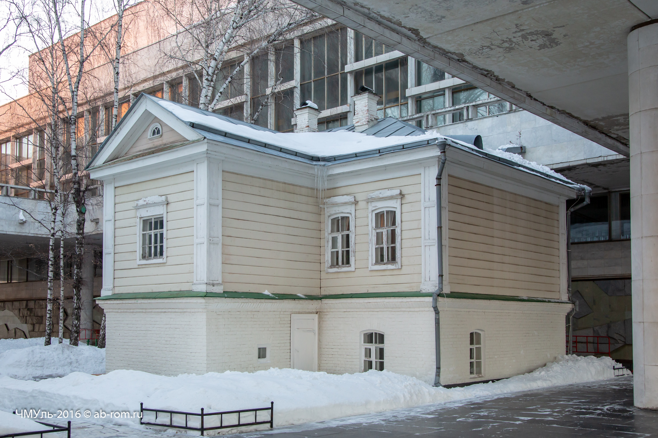 ROMAN ABRAMOVSKII. * Houses where Lenin was born